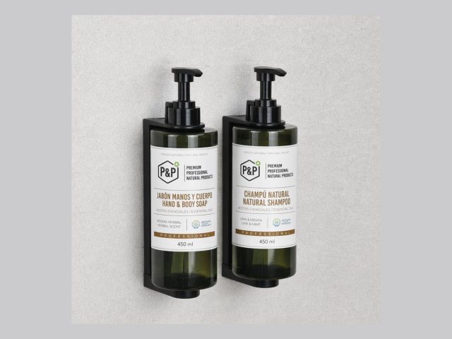 Dos botes P&P de 450 ml sujetos a la pared con soportes LA PRO II negros